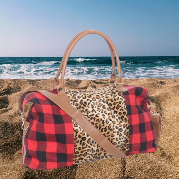 (REDUCED) BUFFALO ANIMAL PRINT DUFFLE BAG - Picture 2 of 5